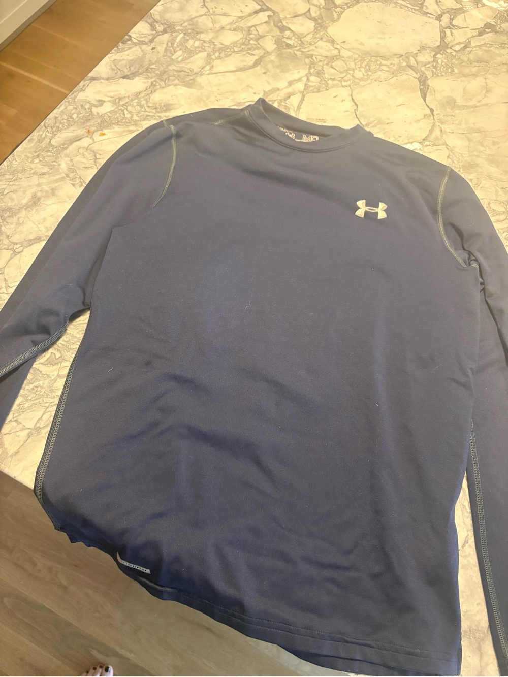 Cold gear Under Armour Men’s Navy Long-Sleeve Crew Performance Shirt